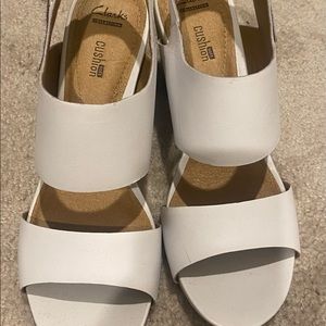 Clark’s 2 1/2” Block Heel White Sandals - New